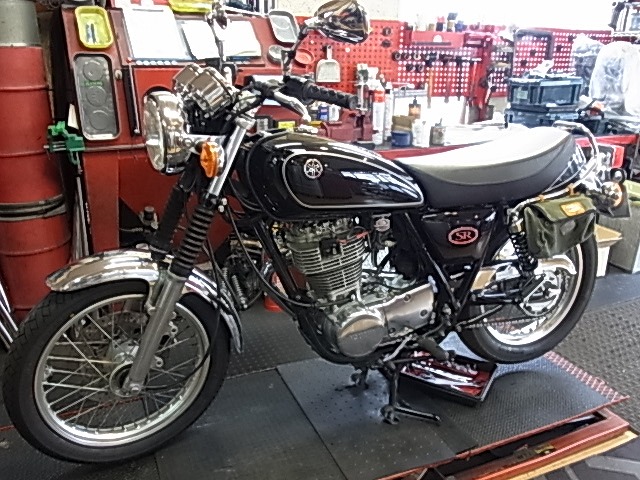 南区K様SR400、シムズマフラー＆フランドル・シート交換。 | SR